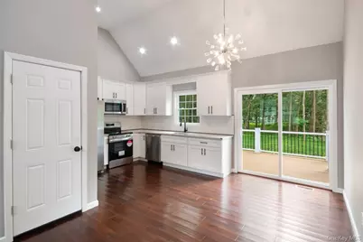 568 Granny Road, Medford, NY 11763 - Photo 6