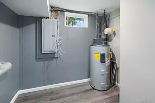 568 Granny Rd, Medford, NY 11763 - Photo 16