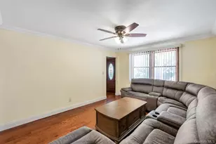 296 Burkhard Ave, Mineola, NY 11501 - Photo 14