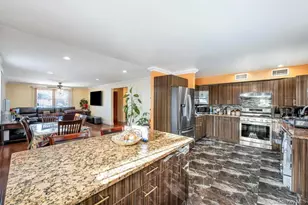 296 Burkhard Ave, Mineola, NY 11501 - Photo 20