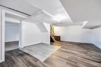 296 Burkhard Avenue, Mineola, NY 11501 - Photo 40