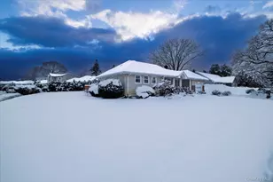 2934 Kinloch Rd, Wantagh, NY 11793 - Photo 24