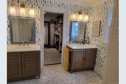 9 Floral Lane, Saint James, NY 11780 - Photo 8