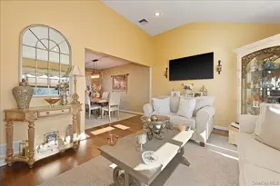 1356 Blue Spruce Ln, Wantagh, NY 11793 - Photo 8