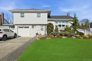 1356 Blue Spruce Ln, Wantagh, NY 11793 - Photo 2