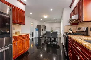 18 Locust Dr, Great Neck, NY 11021 - Photo 8