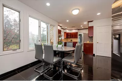 18 Locust Drive, Great Neck, NY 11021 - Photo 10