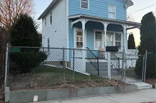 53 Valentine St, Glen Cove, NY 11542 - Photo 2