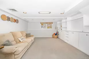 3738 Regent Ln, Wantagh, NY 11793 - Photo 20