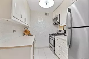 102-30 66 Rd, Forest Hills, NY 11375 - Photo 10