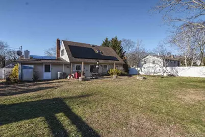 5 Wintergreen Drive, Coram, NY 11727 - Photo 18