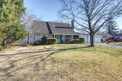 5 Wintergreen Drive, Coram, NY 11727 - Photo 2