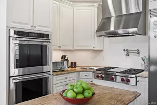 5 Morning View Ct, Chappaqua, NY 10514 - Photo 12