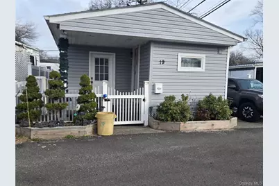 19 Mobile, Bay Shore, NY 11706 - Photo 2