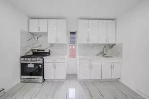 87-03 168th Pl, Jamaica, NY 11432 - Photo 24