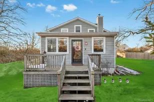 52 Manhasset Dr, Mastic Beach, NY 11951 - Photo 2