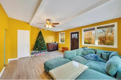 52 Manhasset Drive, Mastic Beach, NY 11951 - Photo 14