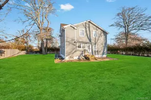 52 Manhasset Dr, Mastic Beach, NY 11951 - Photo 8