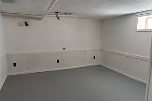 1041 Mosefan St, Franklin Square, NY 11010 - Photo 40