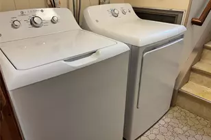 1041 Mosefan St, Franklin Square, NY 11010 - Photo 32