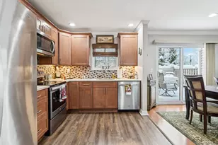 2 W Pond Ct, Smithtown, NY 11787 - Photo 12