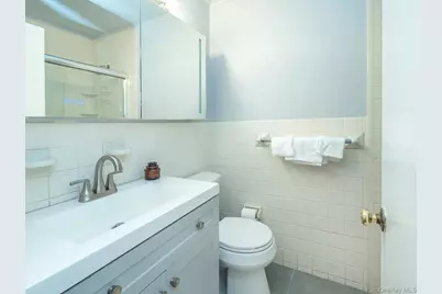 2 Stonytown Road, Manhasset, NY 11030 - Photo 24