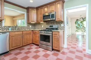 2 Stonytown Rd, Manhasset, NY 11030 - Photo 10