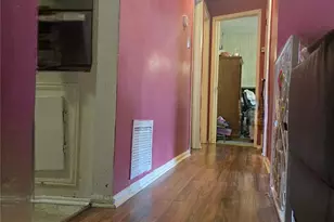 161 Wurz St, Brentwood, NY 11717 - Photo 4