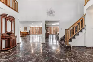 22 Lake Rd, Great Neck, NY 11020 - Photo 6