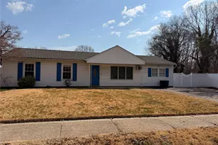 549 Blue Point Rd, Farmingville, NY 11738 - Photo 12