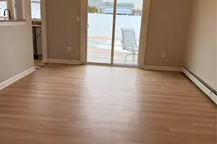 549 Blue Point Rd, Farmingville, NY 11738 - Photo 4