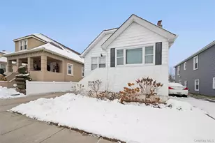 1038 Traymore Blvd, Island Park, NY 11558 - Photo 2