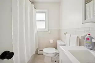 1038 Traymore Blvd, Island Park, NY 11558 - Photo 16