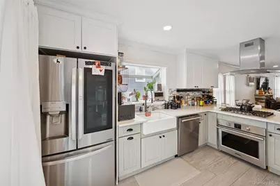 1038 Traymore Boulevard, Island Park, NY 11558 - Photo 10