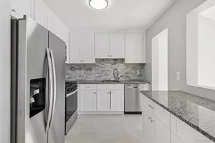 43 Cherry St, Central Islip, NY 11722 - Photo 8