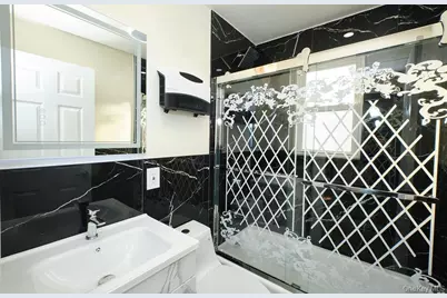 24120 83rd Avenue, Bellerose, NY 11426 - Photo 14