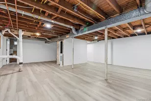 85 Briarcliff Rd, Westbury, NY 11590 - Photo 28