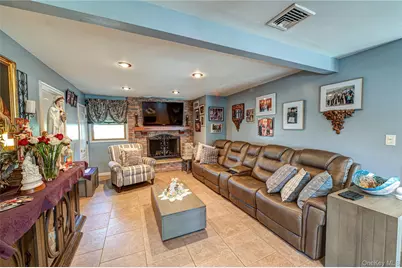 37 W 10th Street, Deer Park, NY 11729 - Photo 10