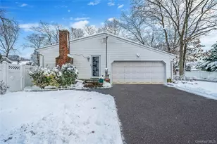 1277 Hummel Ave, Holbrook, NY 11741 - Photo 4