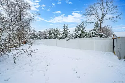 1277 Hummel Avenue, Holbrook, NY 11741 - Photo 32