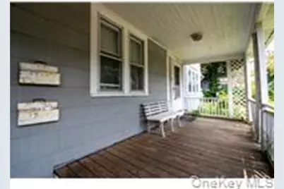 25 Hillside Avenue #1, Rockville Centre, NY 11570 - Photo 2