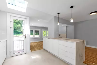 27 Meadowfield Lane, Glen Cove, NY 11542 - Photo 10