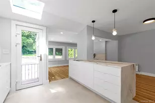 27 Meadowfield Ln, Glen Cove, NY 11542 - Photo 10