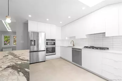 27 Meadowfield Lane, Glen Cove, NY 11542 - Photo 12