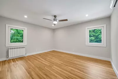 27 Meadowfield Lane, Glen Cove, NY 11542 - Photo 18