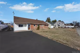 170 5th St, Hicksville, NY 11801 - Photo 2