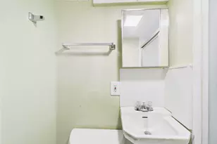 554 S 8th St, Lindenhurst, NY 11757 - Photo 22