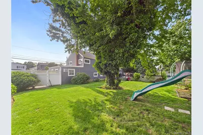 554 S 8th Street, Lindenhurst, NY 11757 - Photo 26