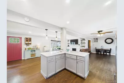 554 S 8th Street, Lindenhurst, NY 11757 - Photo 8