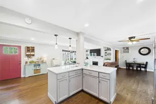 554 S 8th St, Lindenhurst, NY 11757 - Photo 8